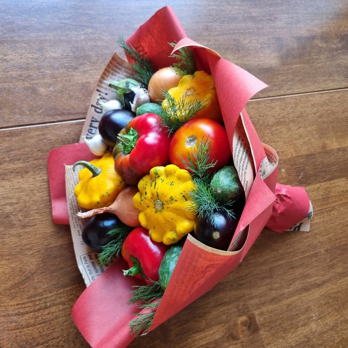 Съедобный букет (колбасный, сладкий, фруктовый, овощной)