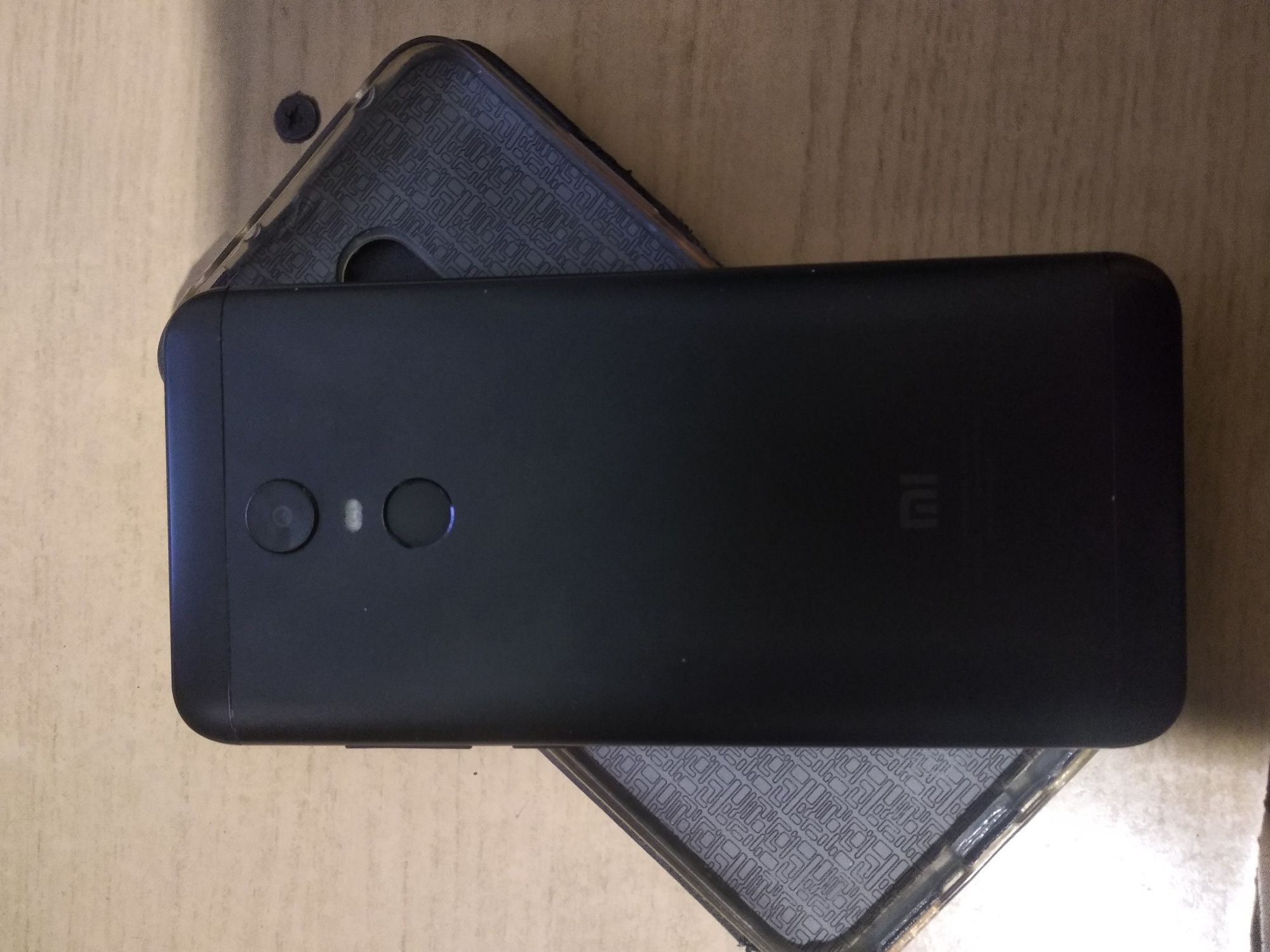 Продам телефон Редми 5 плюс 64 GB