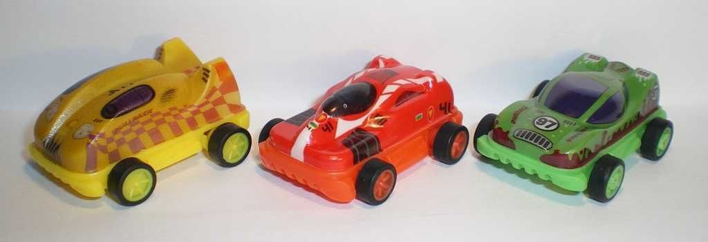 *_* Autka z napędem + Autka Safari, 2 komplety z kinder, nowe