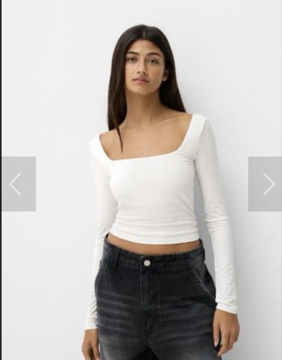 Кофтинка bershka з вирізом