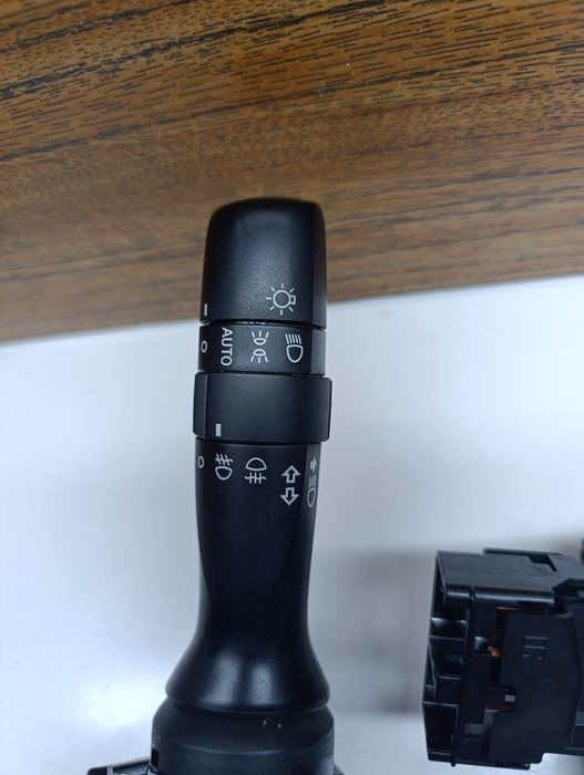 Подрулевой переключатель  Toyota Avensis T27 09-18 поворотов дворников