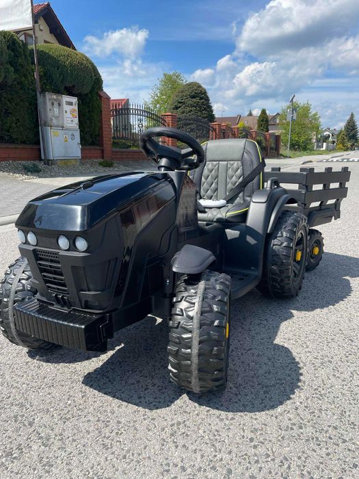 Duży traktor na akumulator z przyczepą gumowe koła skórzane siedzenie