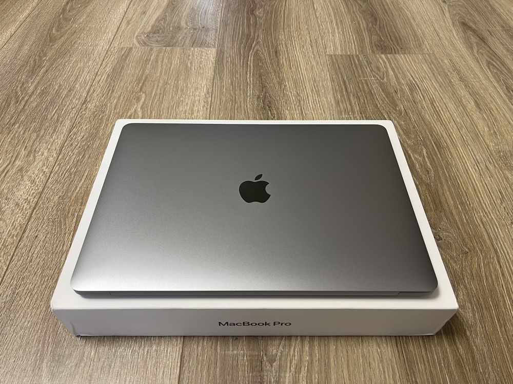 Apple MacBook Pro 13" 2020 M1 8/16/32 256/512/1TB gb Space Silver 900$