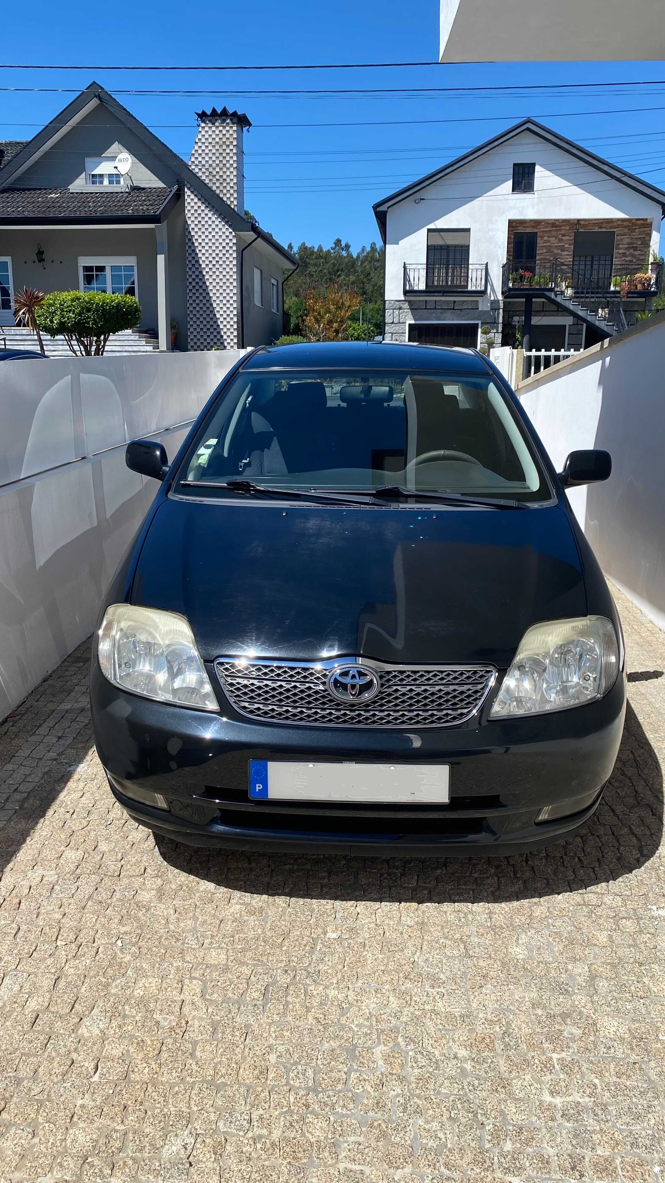 Toyota Corolla em bom estado