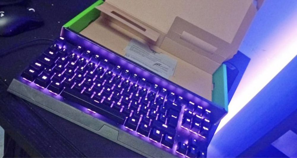 Teclado Mecânico Razer TKL RGB