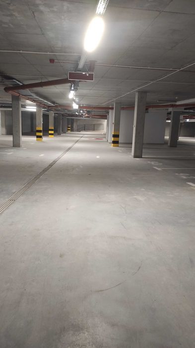 Wynajmę miejsce postojowe (underground parking space)  - ul. Bagrowa