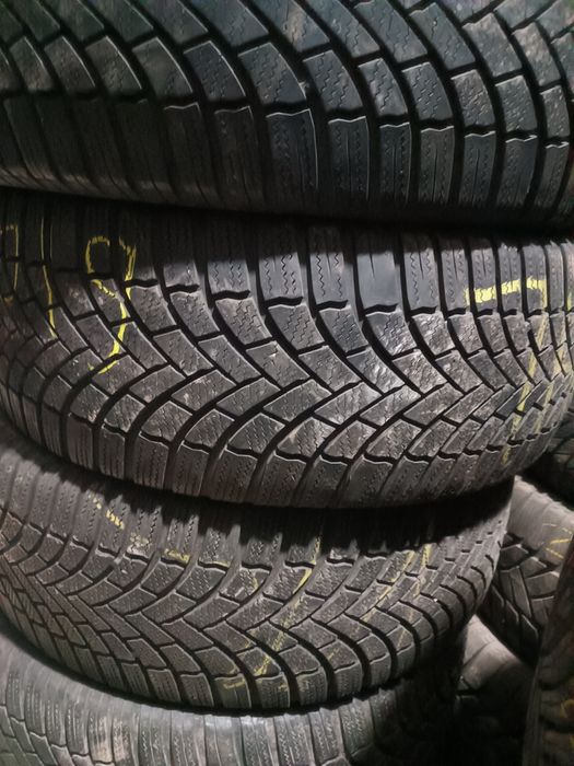 Шини зима Bridjestone 235/50/19 7mm 2022р.