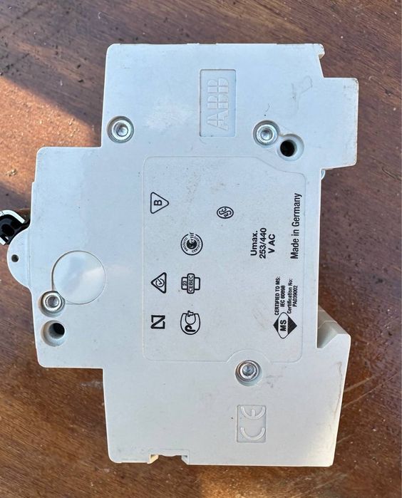 Автоматичний вимикач  ABB SZ203-B20