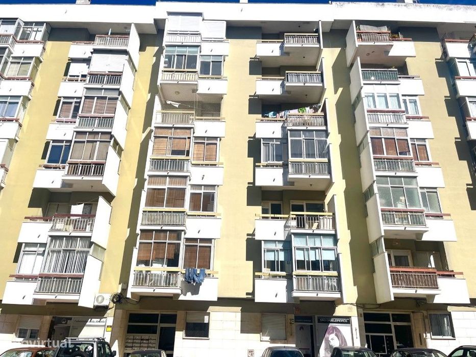 Fantástico T2 Em Fase De Remodelação Em Oeiras