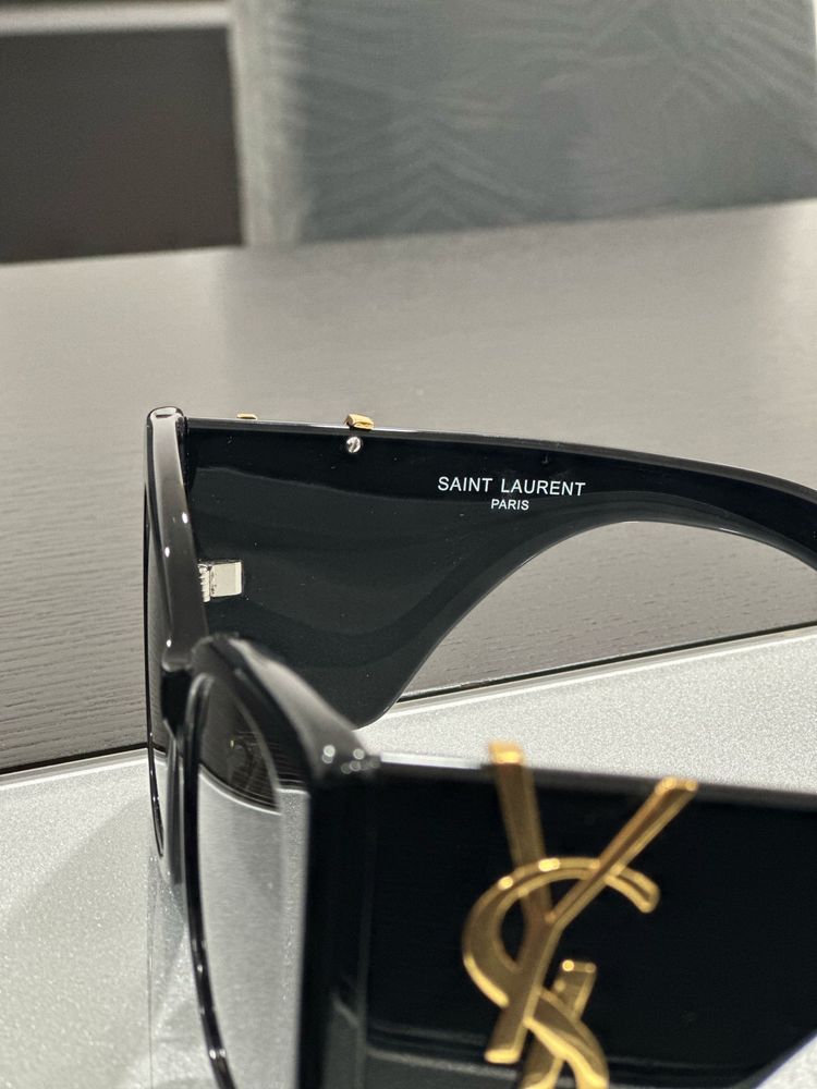 Óculos Saint Laurent