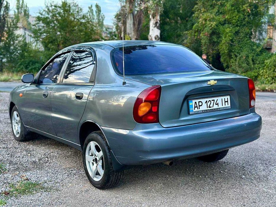 Автомобіль Шевроле Ланос