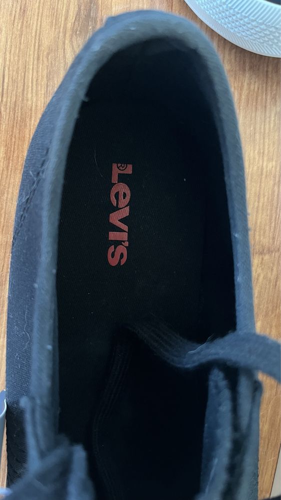 Оригінальні кеди Levis