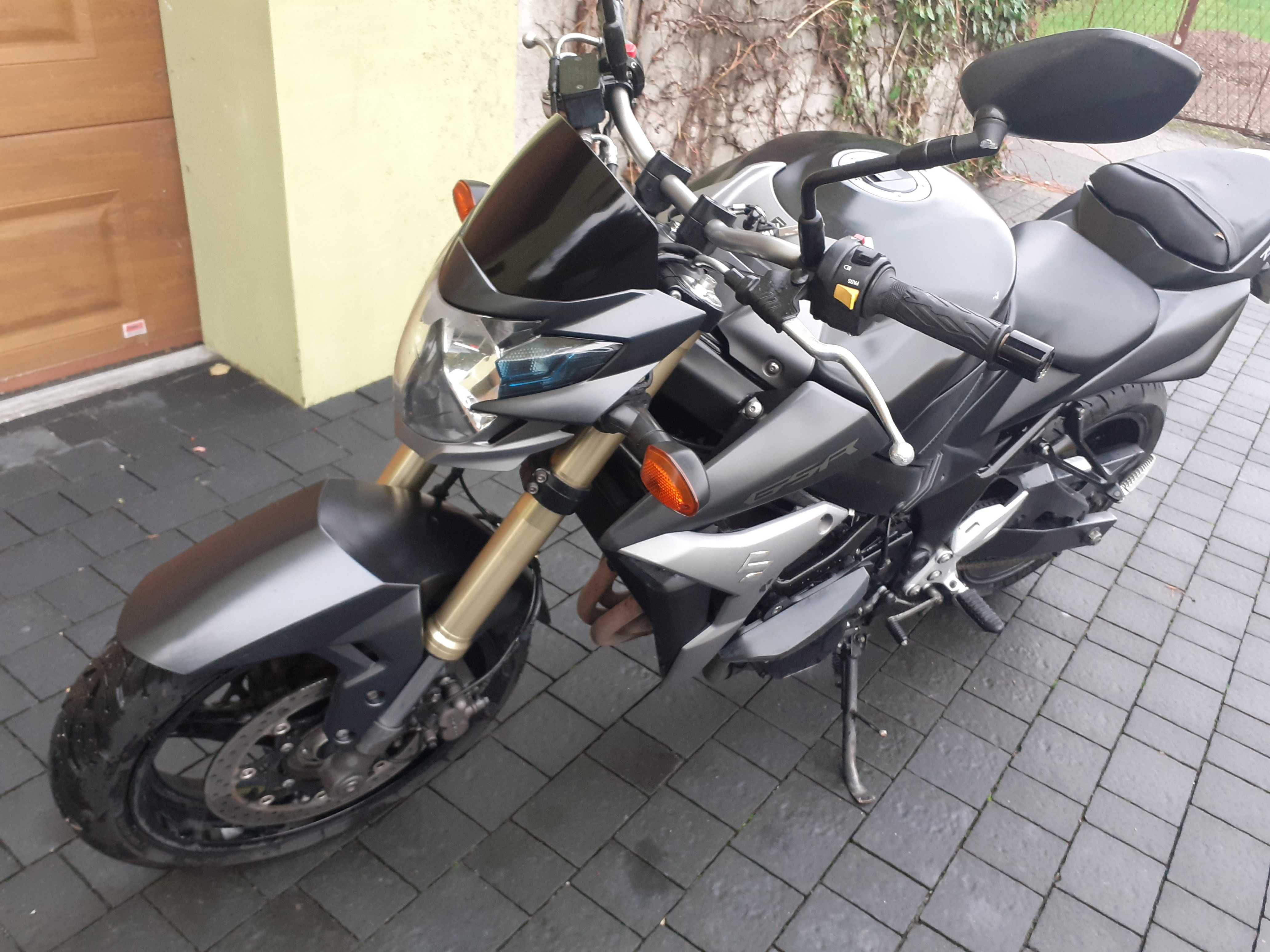 GSR750 z 2015 roku z ABS ABS  ABS  bezwypadkowy  19999 zł