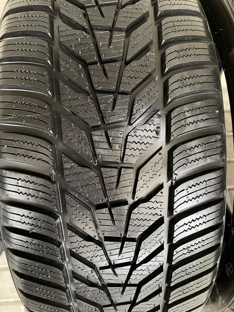 Opony zimowe 225/40/20Hankook Winter iCept Evo3 W330 XL