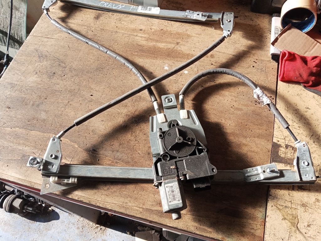 Mechanizm podnoszenia szyby prawy przód citroen C5 x7 III