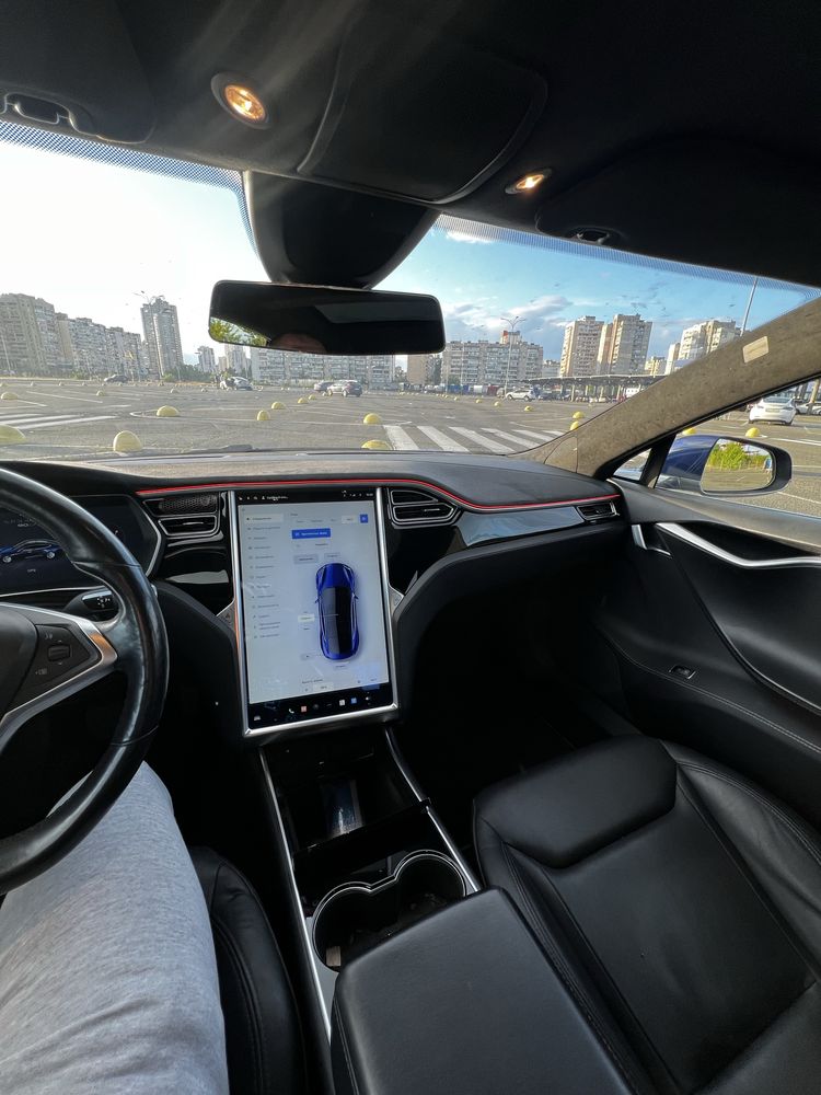 Tesla model S 90D