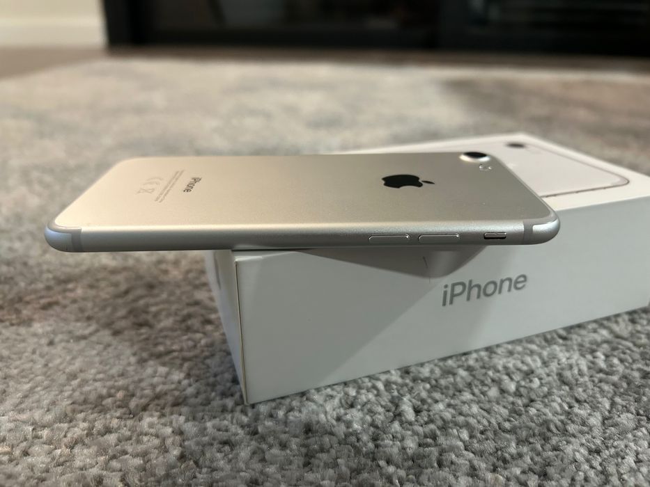 Vendo iPhone 7 32gb branco pérola