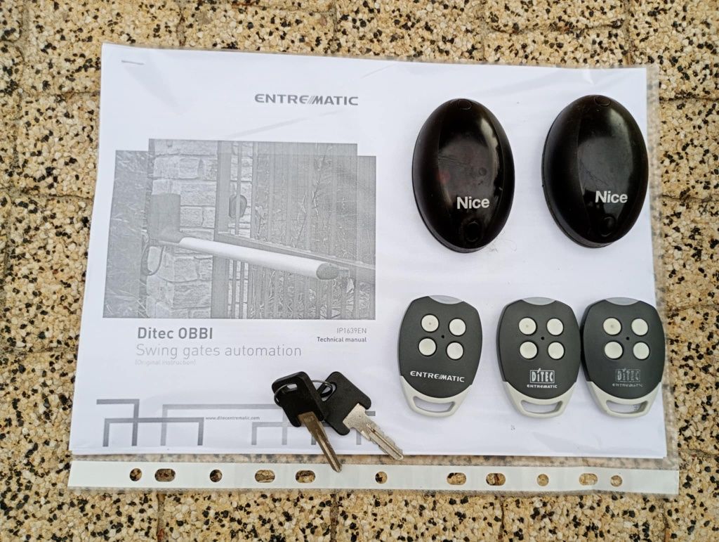 Automat do bramy dwuskrzydłowej Ditec E2H