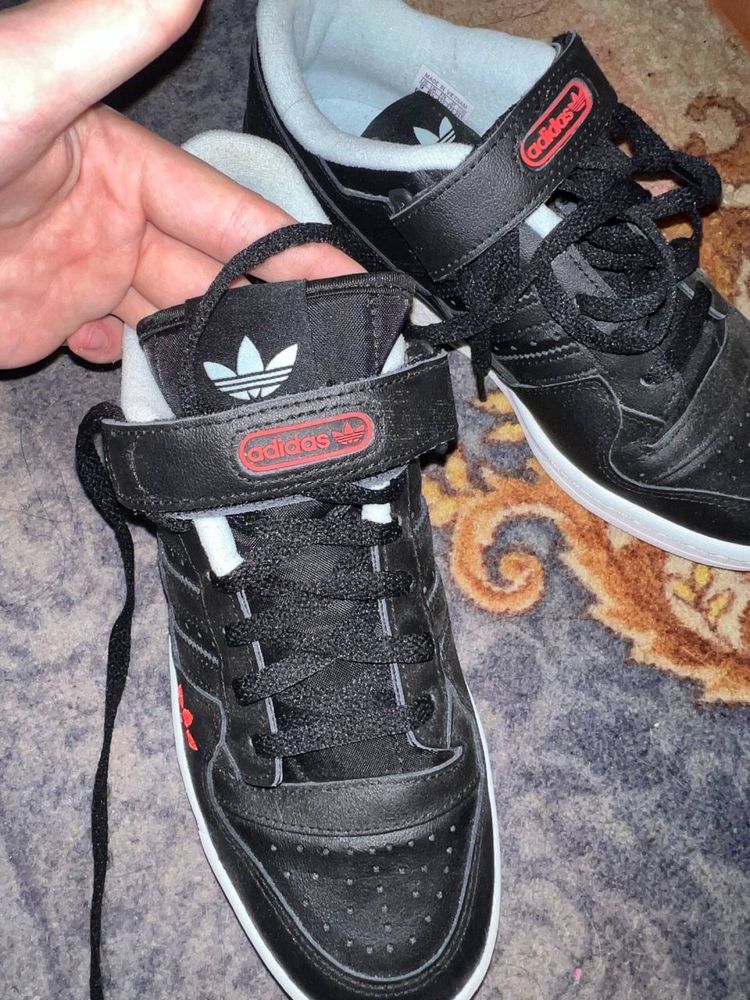 Кроссовки Adidas