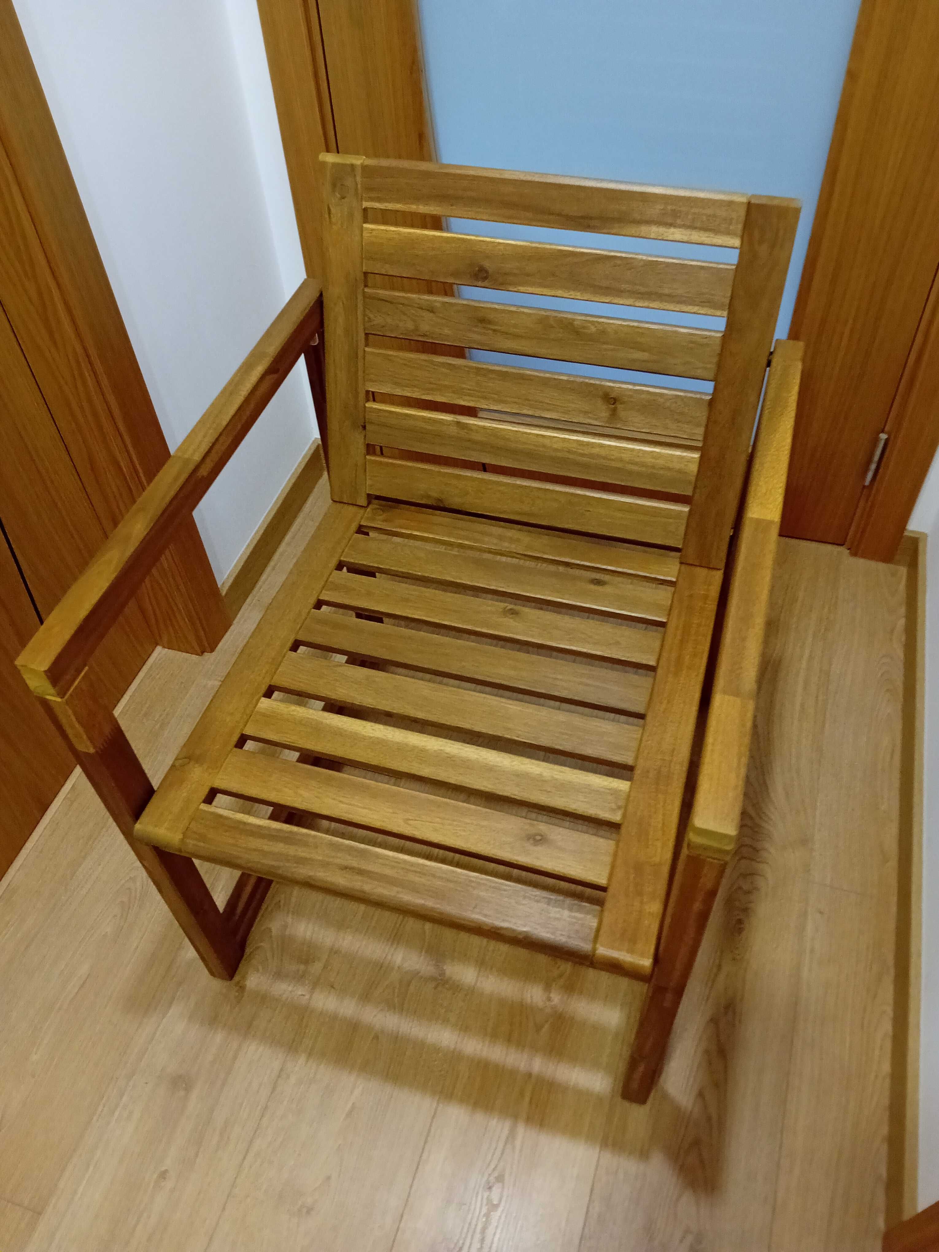 Cadeira com braços Nammaro