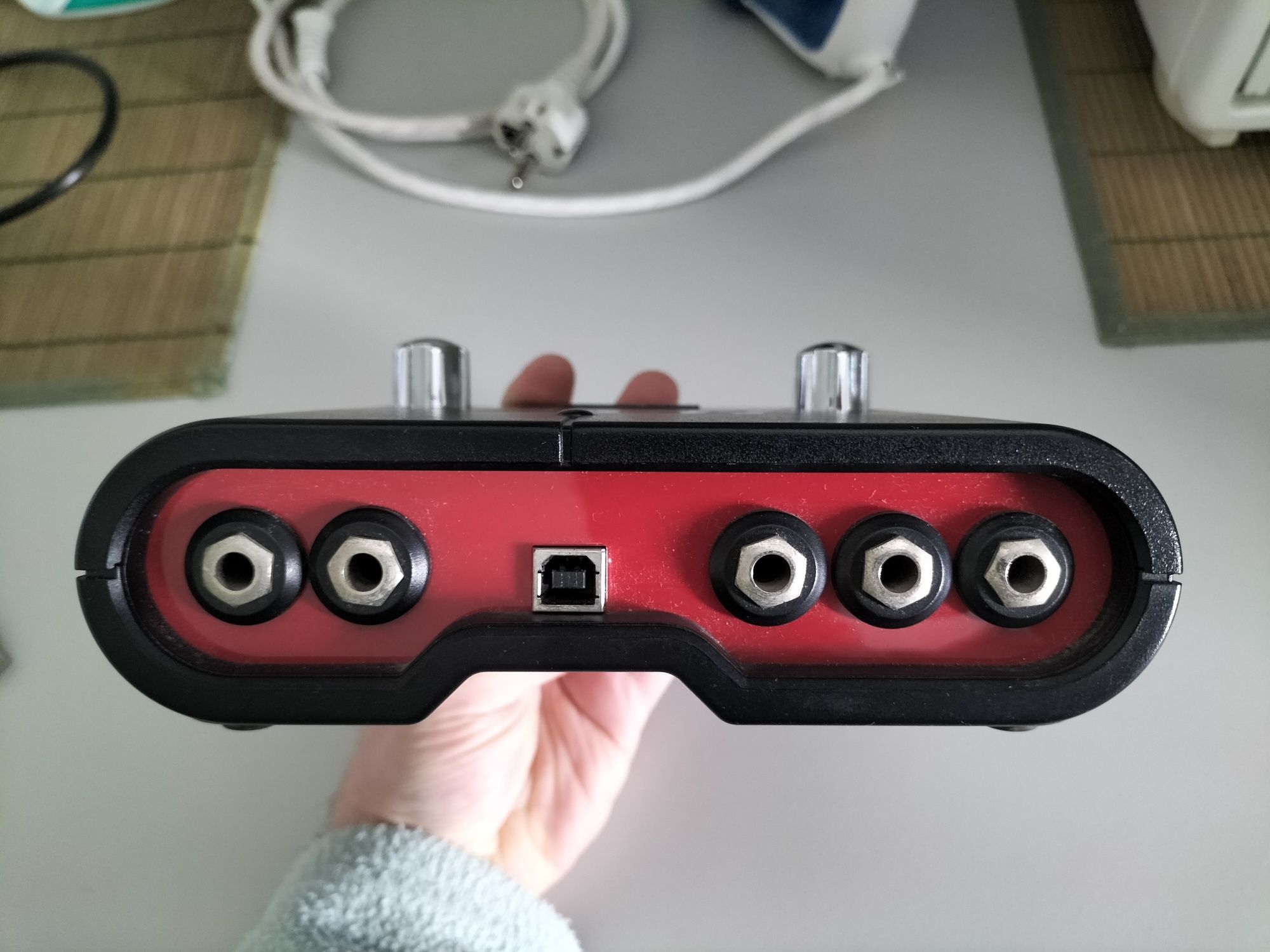 Material guitarra / baixo / pedais - Behringer Line6 D'Addario etc