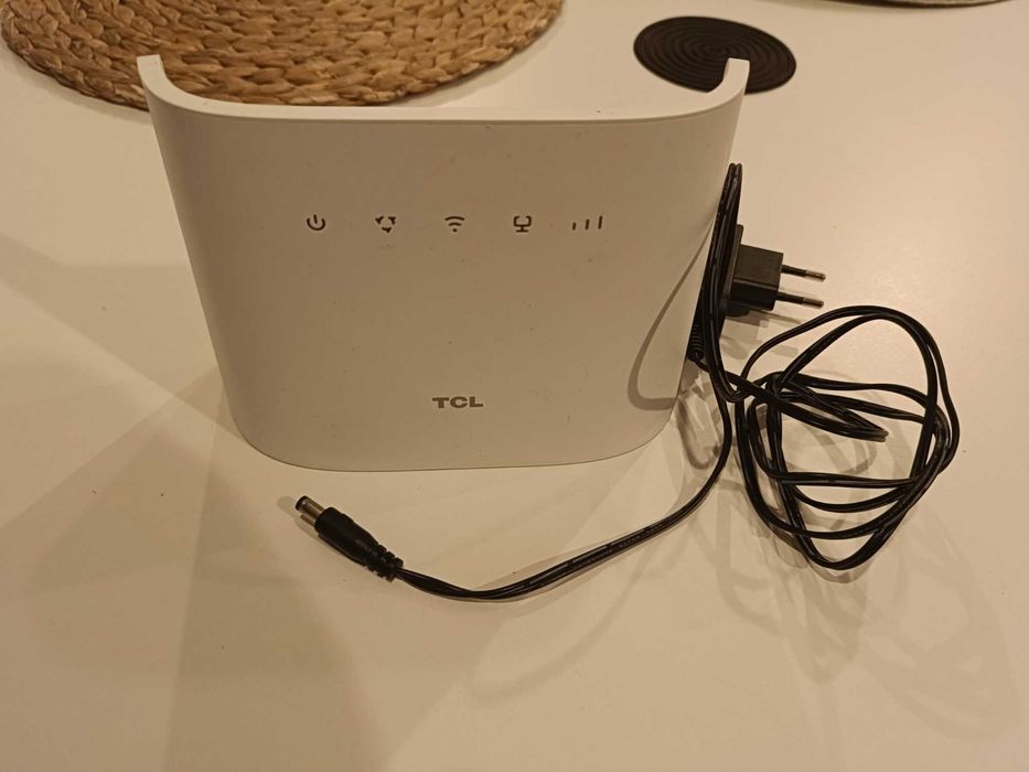 Router TCL HH63v1