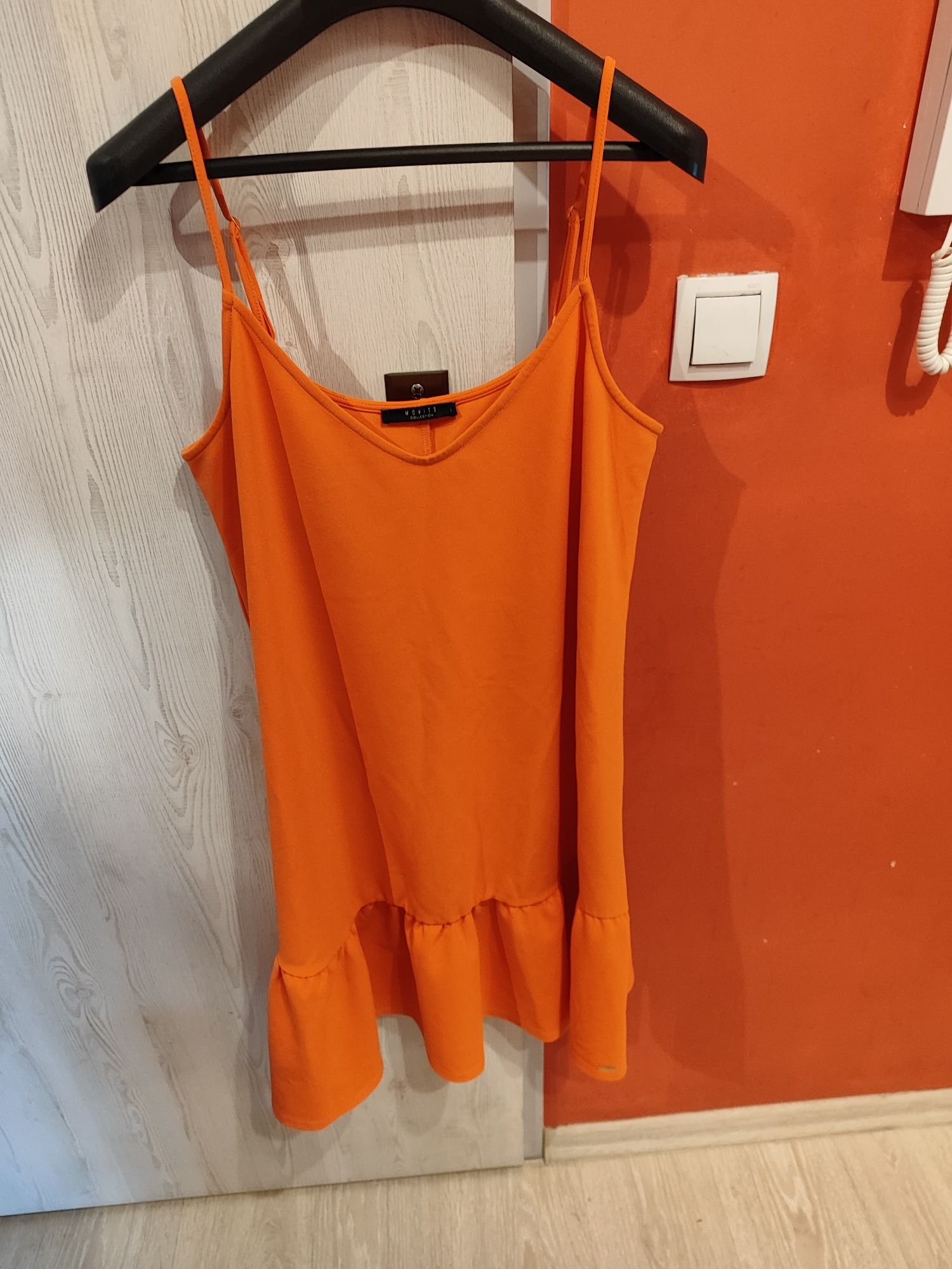 Pomarańczowa sukienka Mohito