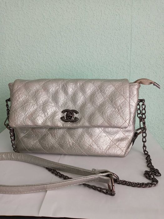 продам женскую сумочку