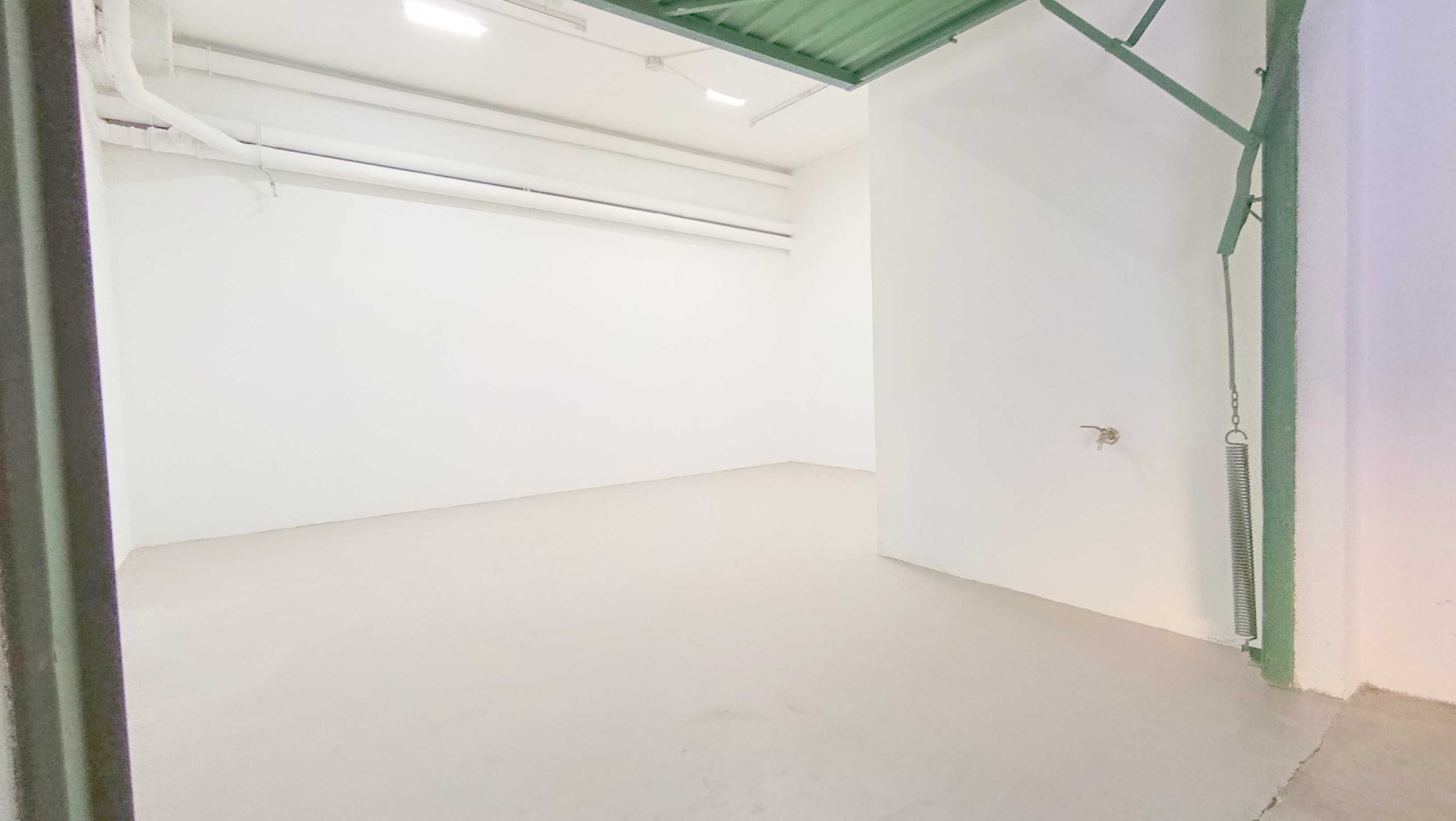 Garagem BOX 20 m2 com luz e água