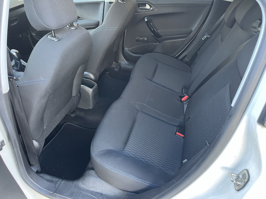 Peugeot 208 1.2 Puretech 82 signature AC