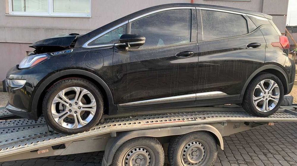Розборка запчастини розбірка Chevrolet Bolt EV 21 Ampera-е фарба 384A