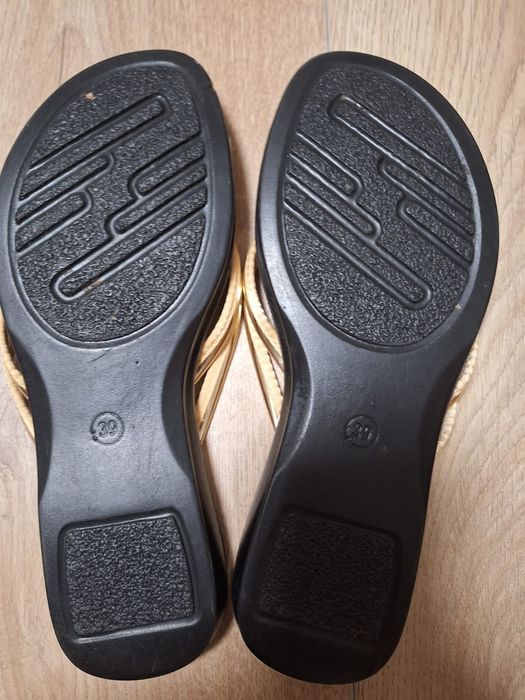 Klapki Bassano rozm. 39