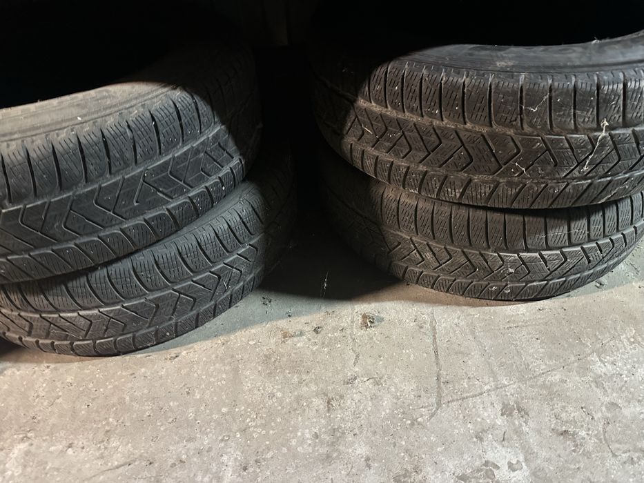 225/65 r17 4шт  Pirelli
