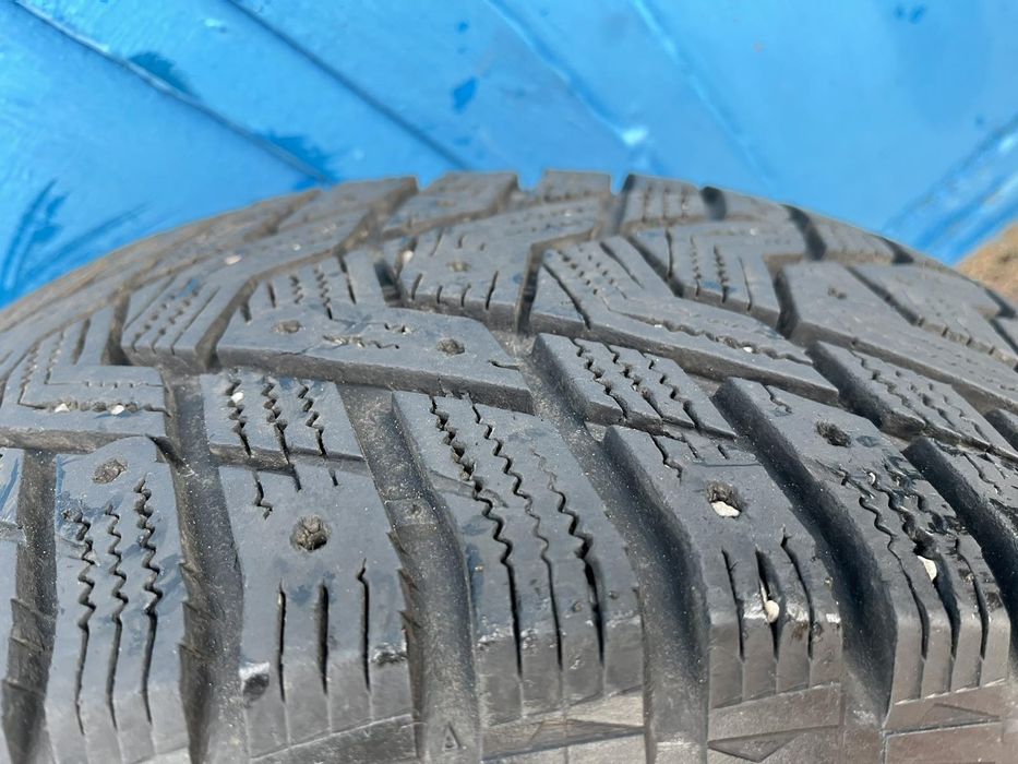 Продам зимові шини Hankook 215/55/17