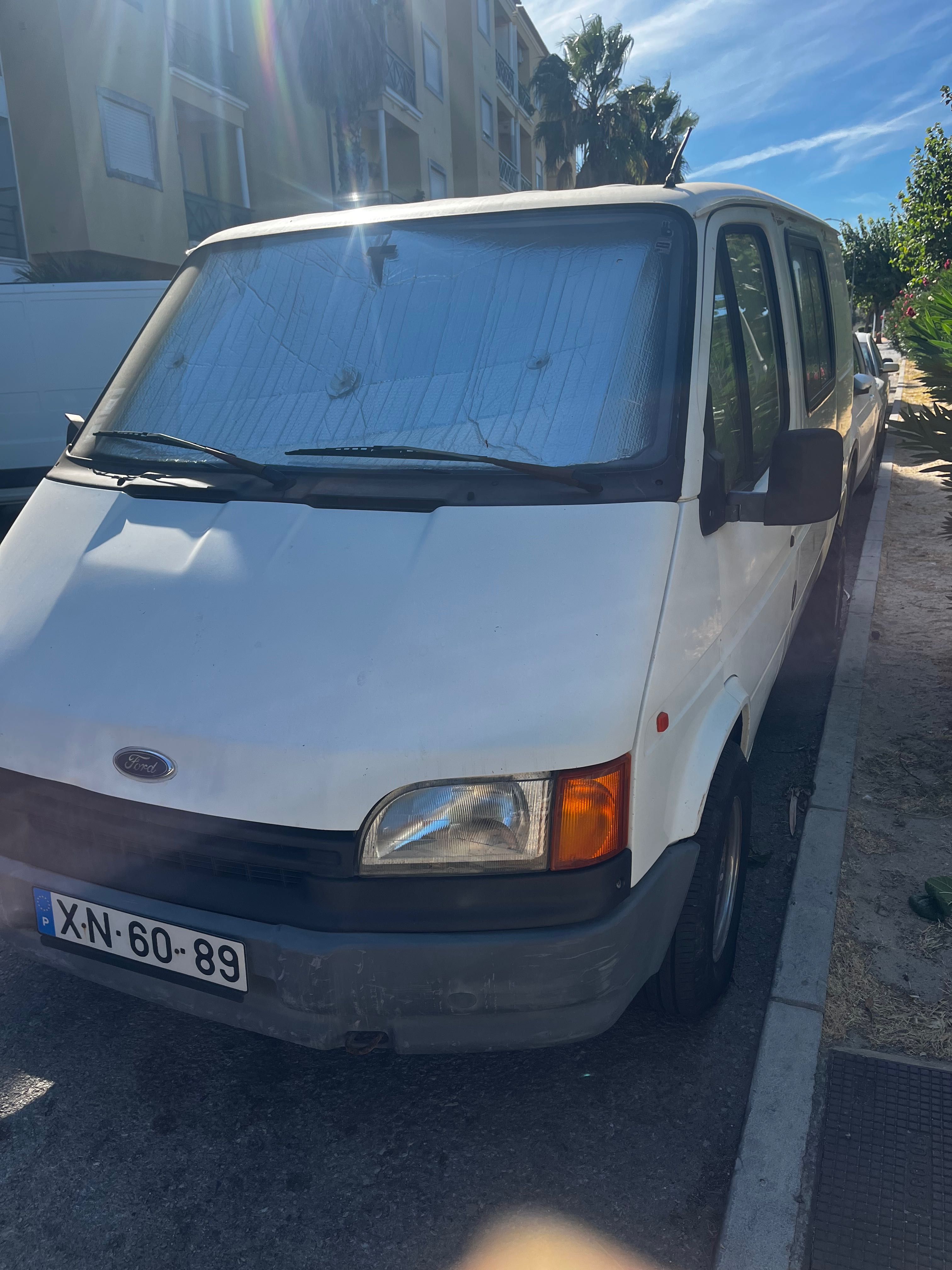 Vende se ford Transit Mista de 7 lugares.
