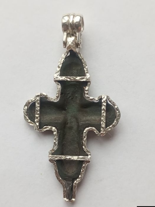 Хрест періоду Київської Русі