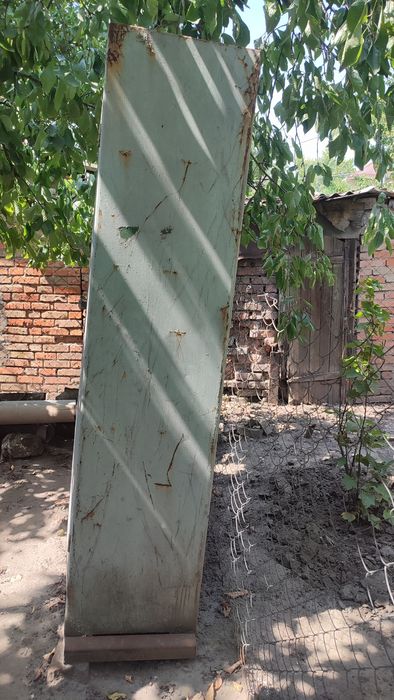 Металлический шкаф, для инвентаря, стройматериалов или другое