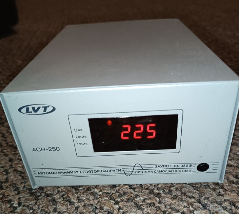 Регулятор напруги
