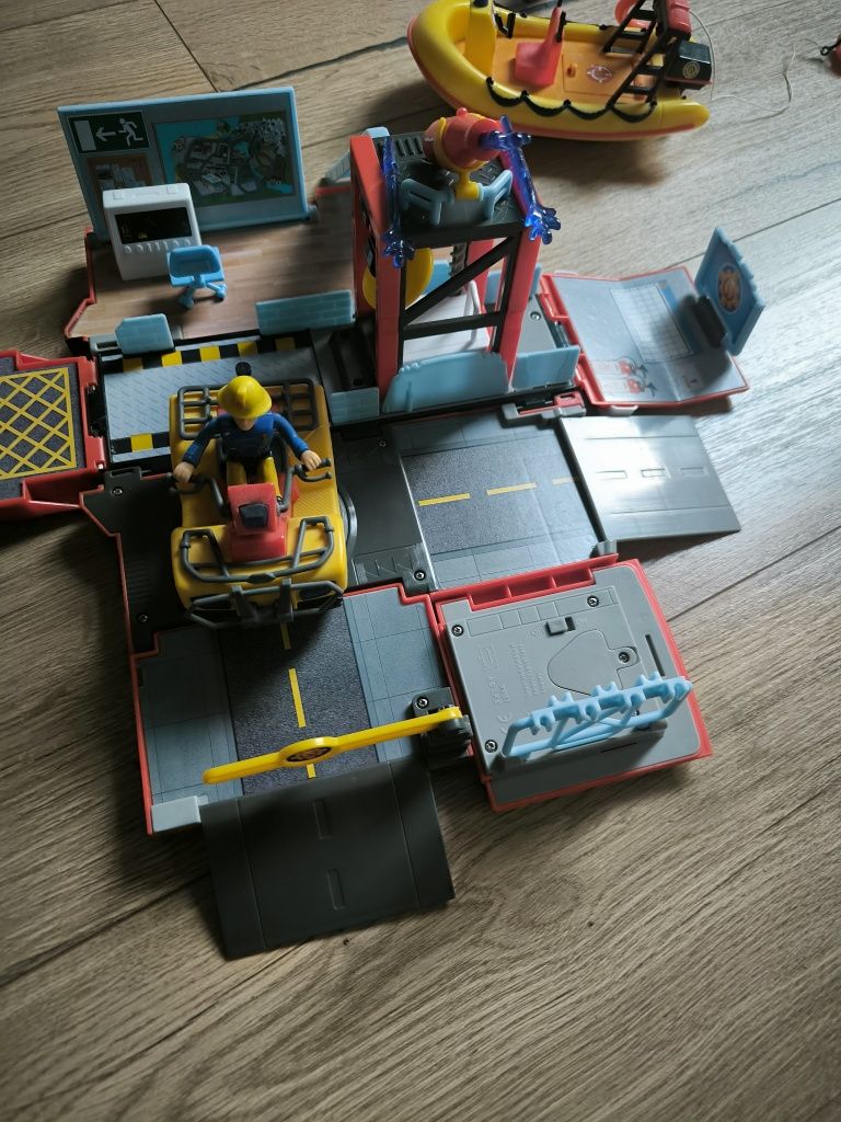 Simba Strażak Sam Wóz strażacki Jupiter Remiza 2w1 + quad