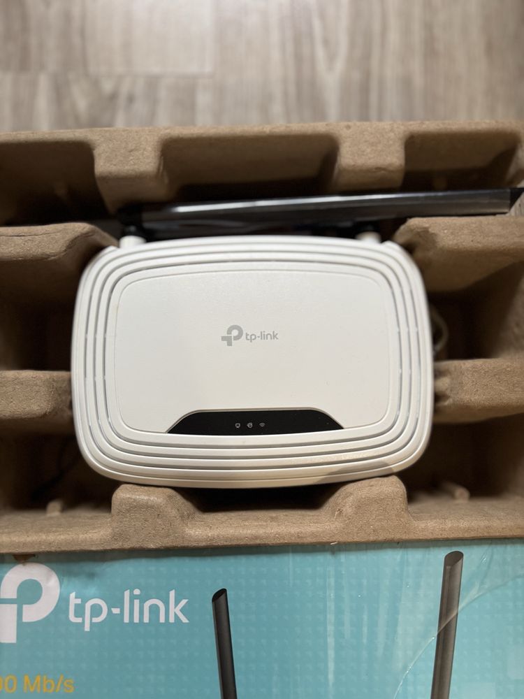 Router TL- WR 841N