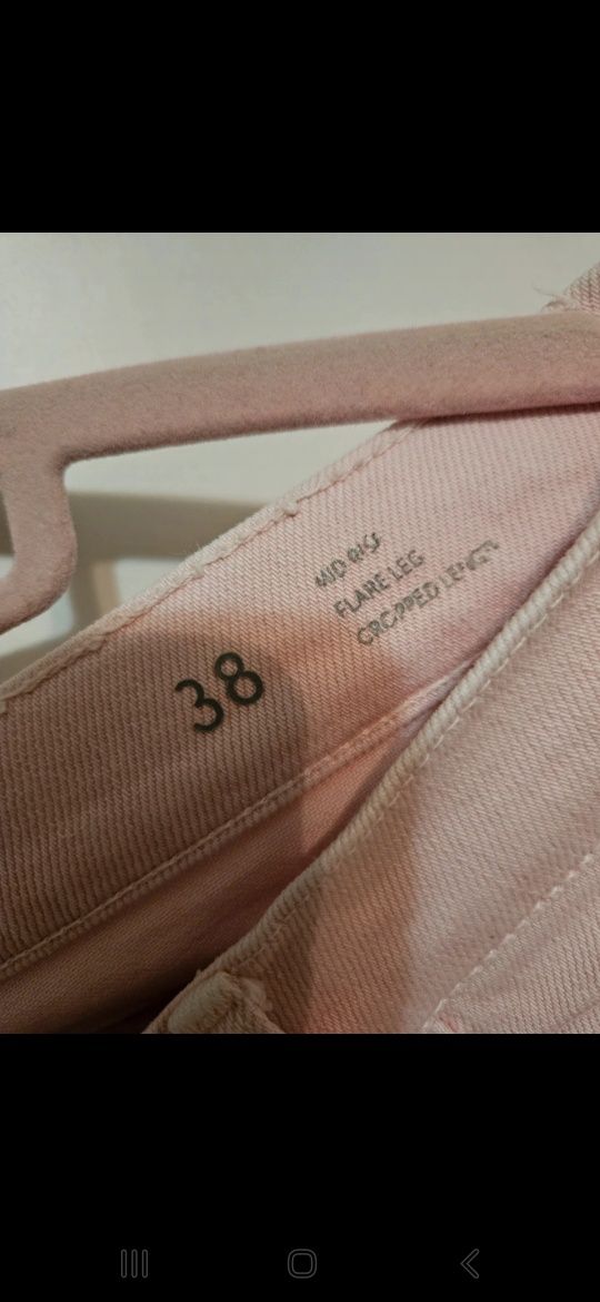 Różowe pudrowy róż jeansy Massimo Dutti