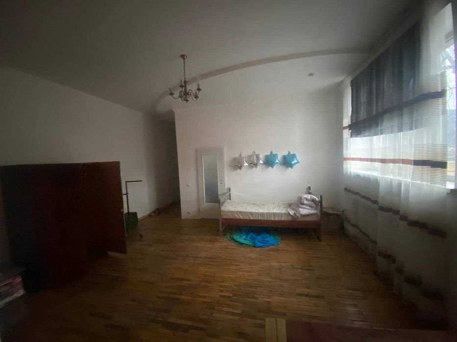 Продається 1-кімнатна квартира-студія в центрі міста