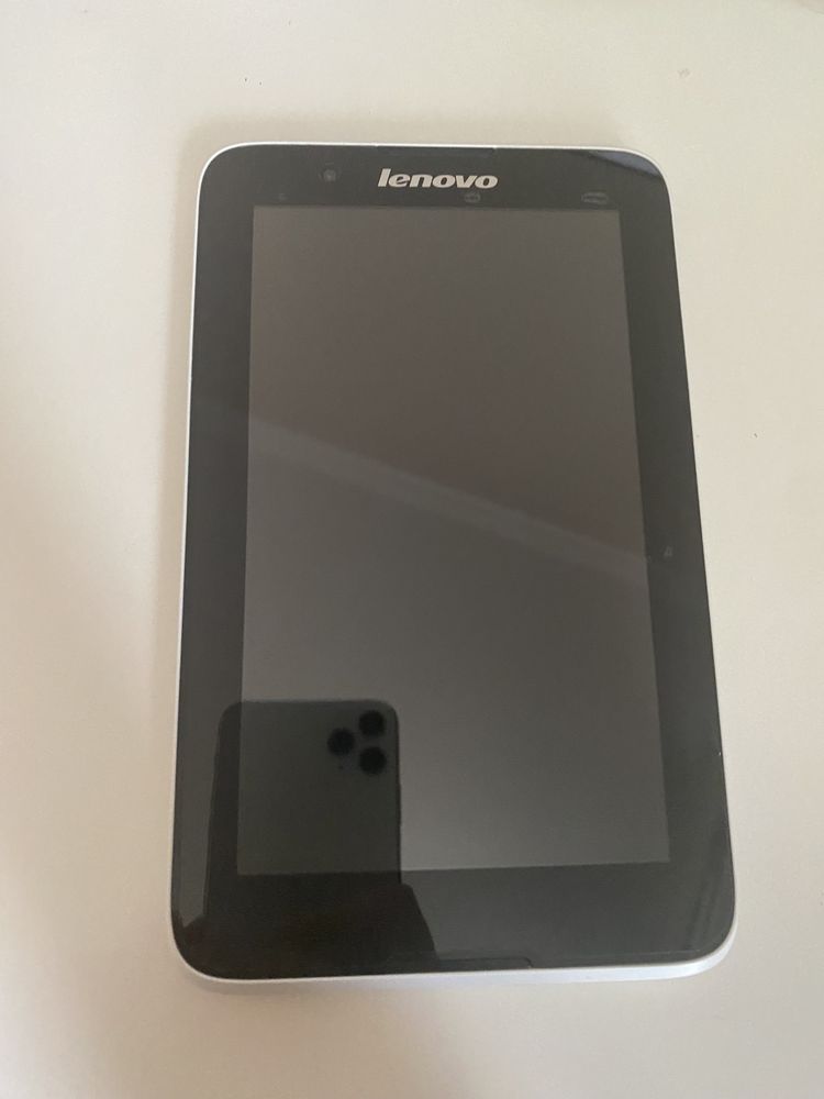 Lenovo tab A3300