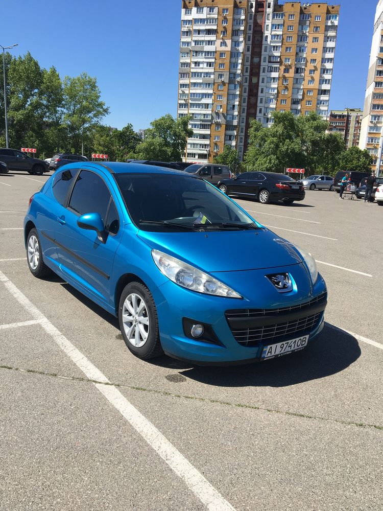 Peugeot 207 2011 року випуску