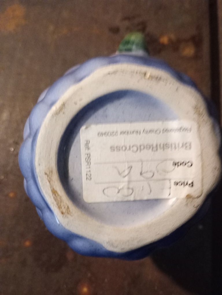 Kubeczek na mleko do kawy