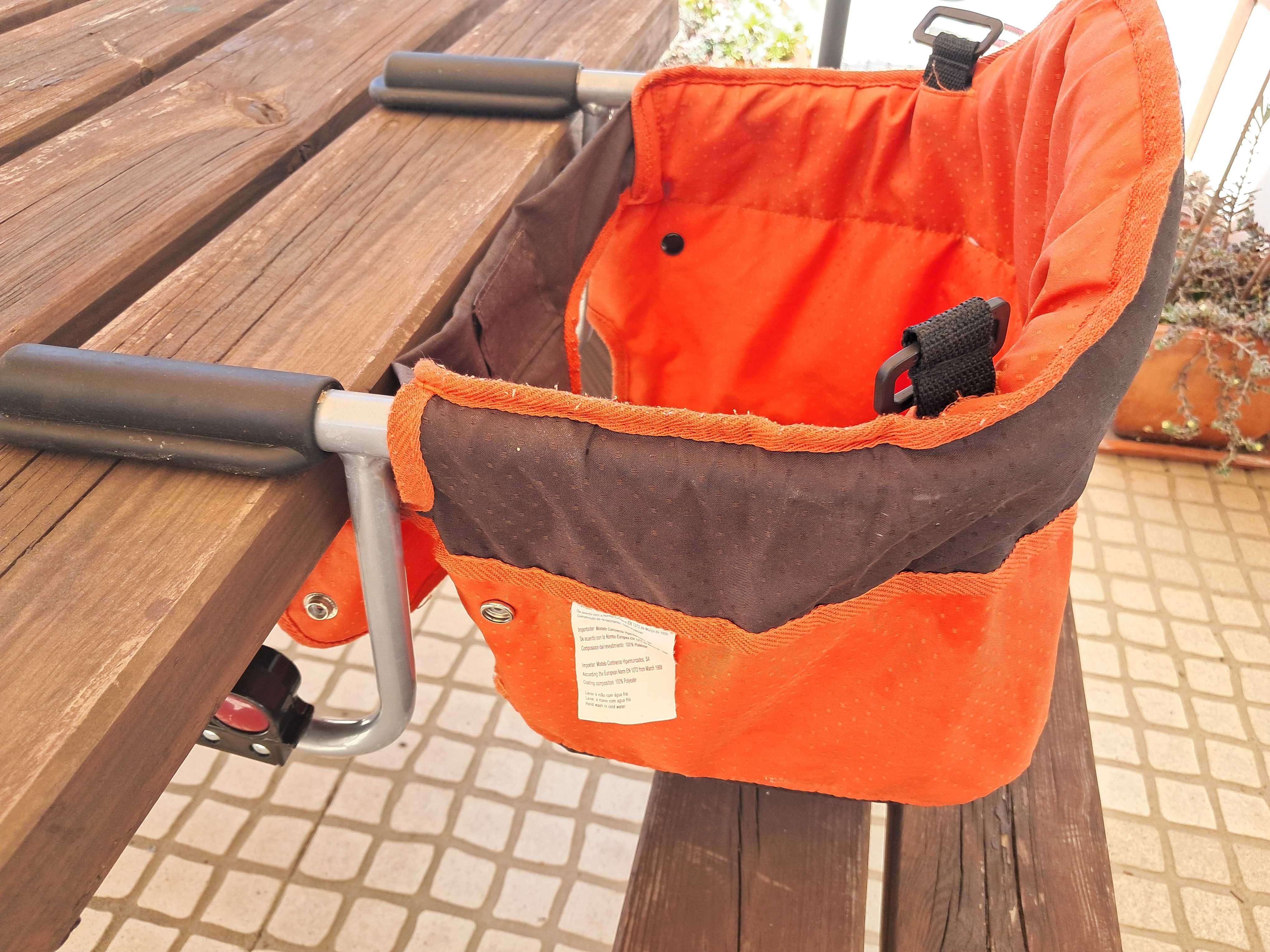Cadeirinha de bebé portátil para aplicar em qualquer mesa