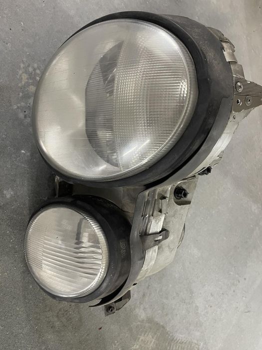 Фара права мерс 210 дорест