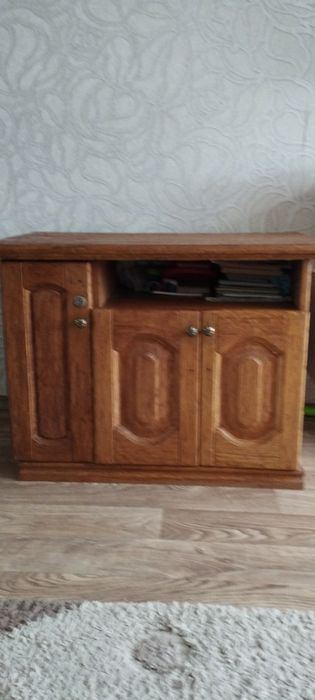 Продаю тумба под телевизор