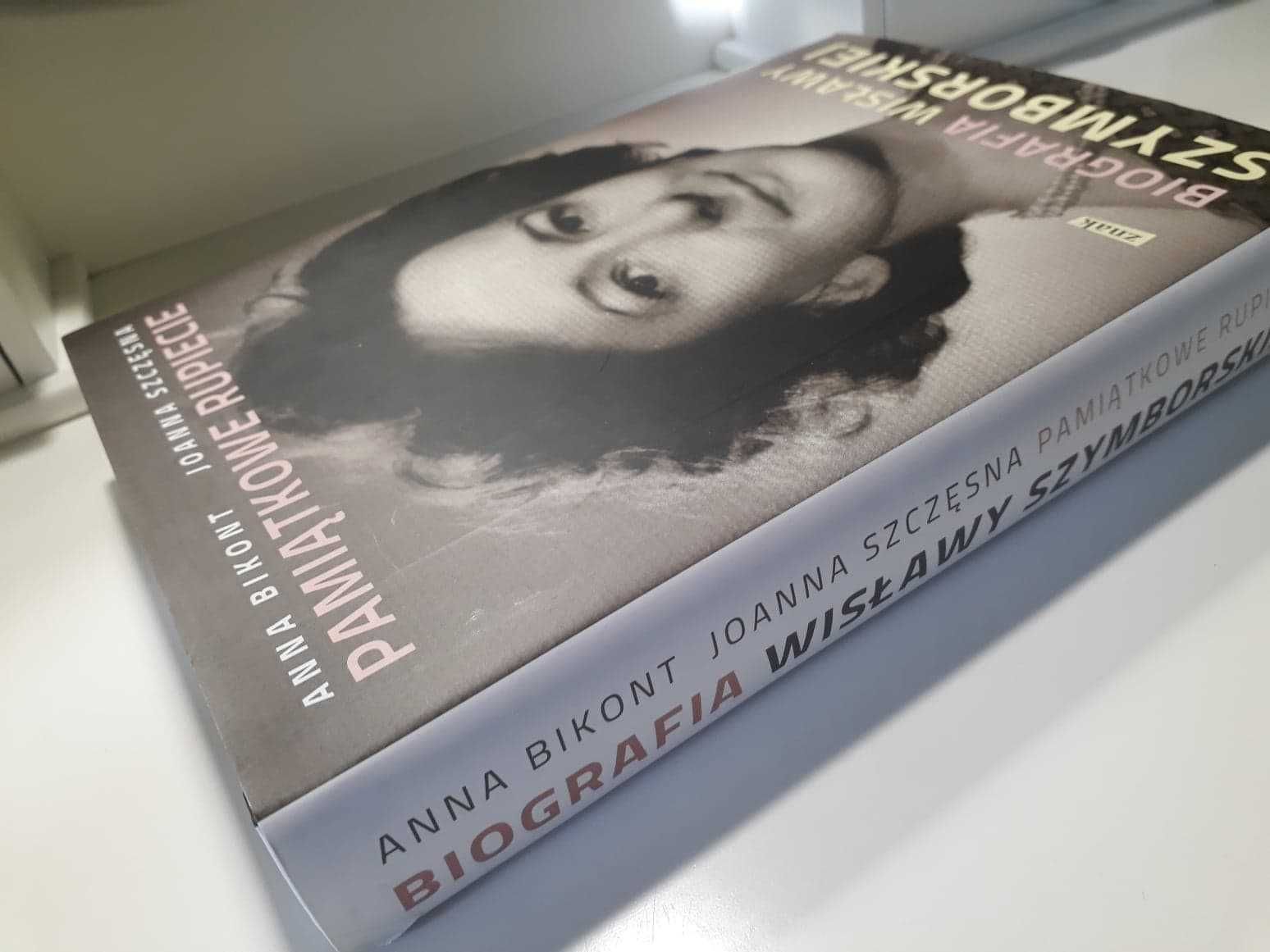 Pamiątkowe rupiecie. Biografia Wisławy Szymborskiej - Bikont, Szczęsna