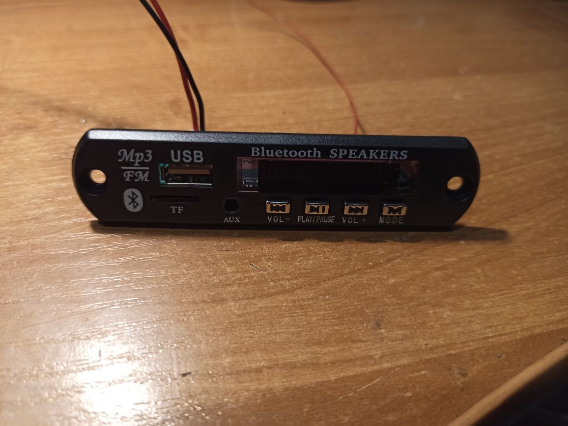 Odbiornik bluetooth FM AUX USB z pilotem 2 x 10 W
